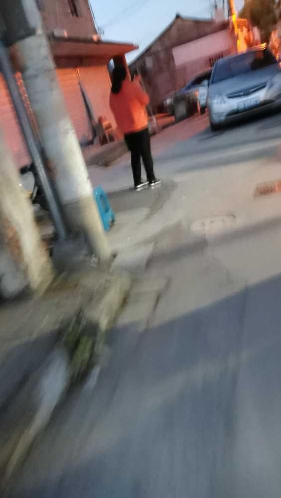 慈城古县城民生路218号路上。